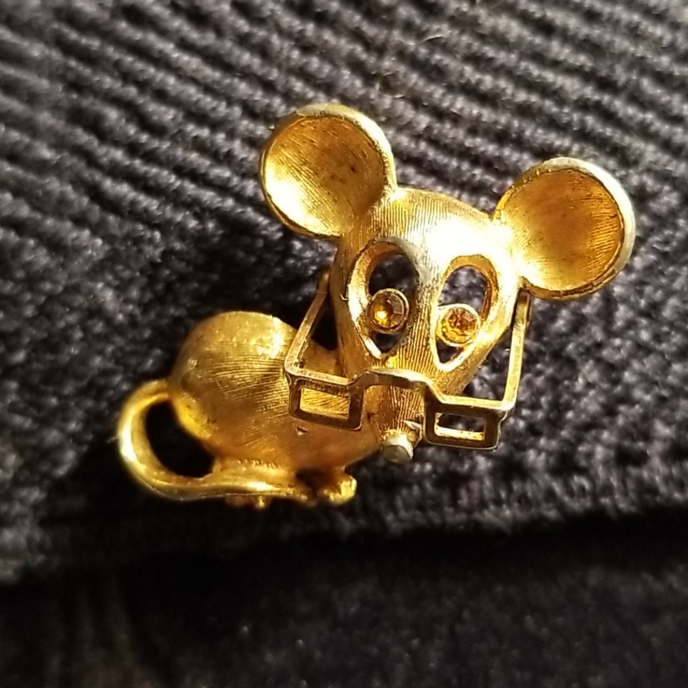 Vtg mid 70's Avon mouse with moveable glasses!🐀